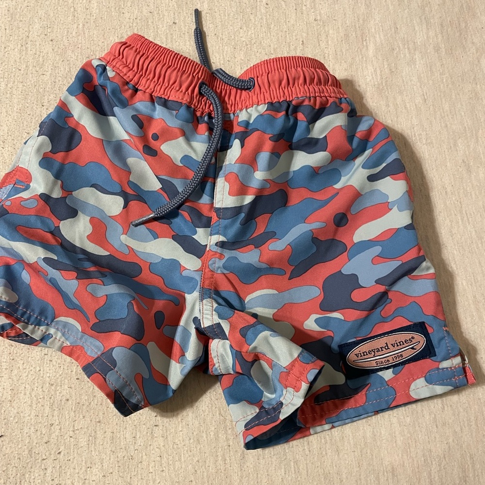 Vineyard Vines Red and Blue Camo Shorts